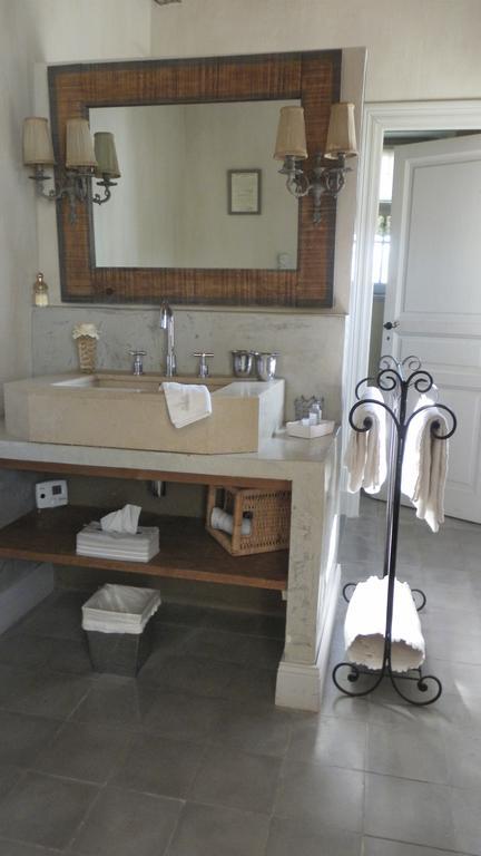 Les Volets Bleus Bed and Breakfast Arcangues Exteriör bild