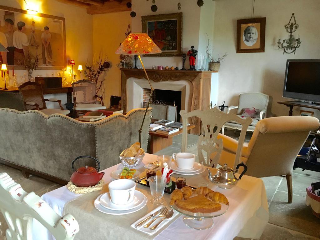 Les Volets Bleus Bed and Breakfast Arcangues Exteriör bild