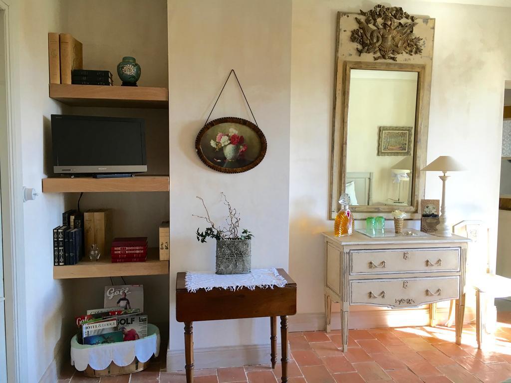 Les Volets Bleus Bed and Breakfast Arcangues Exteriör bild