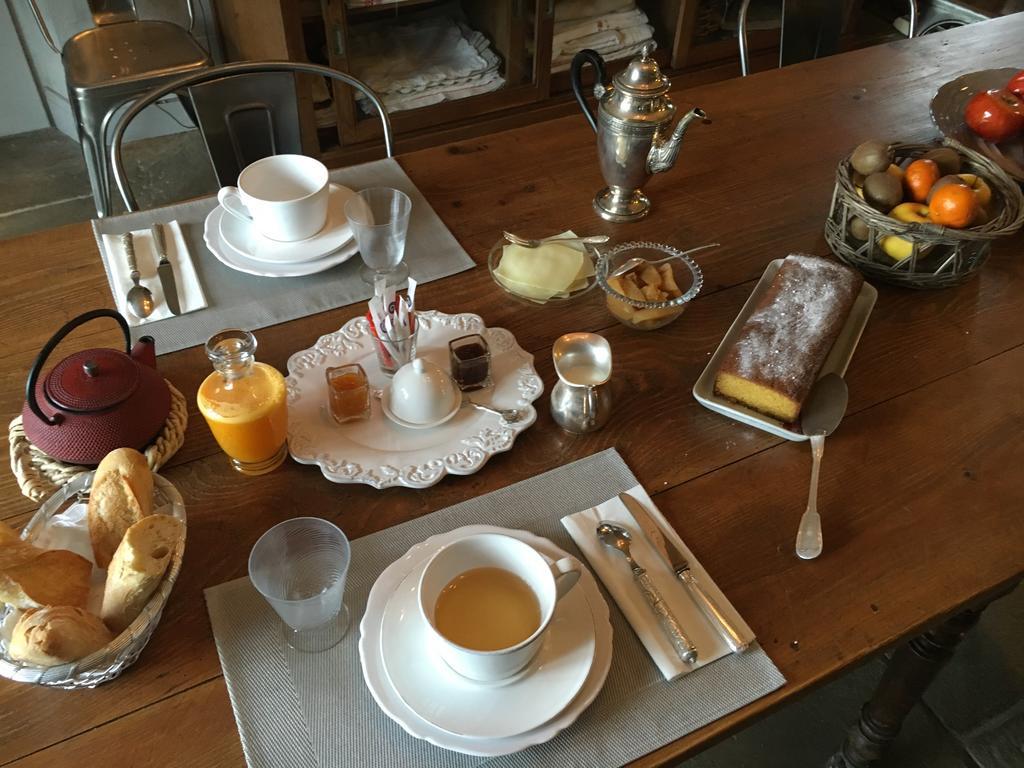 Les Volets Bleus Bed and Breakfast Arcangues Exteriör bild