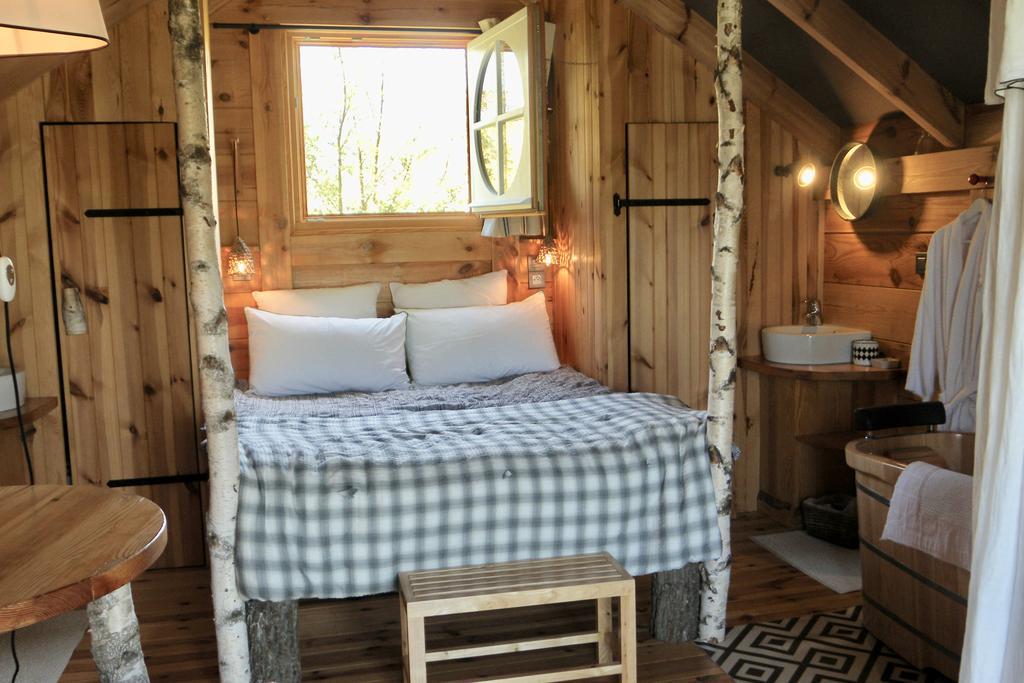 Les Volets Bleus Bed and Breakfast Arcangues Exteriör bild