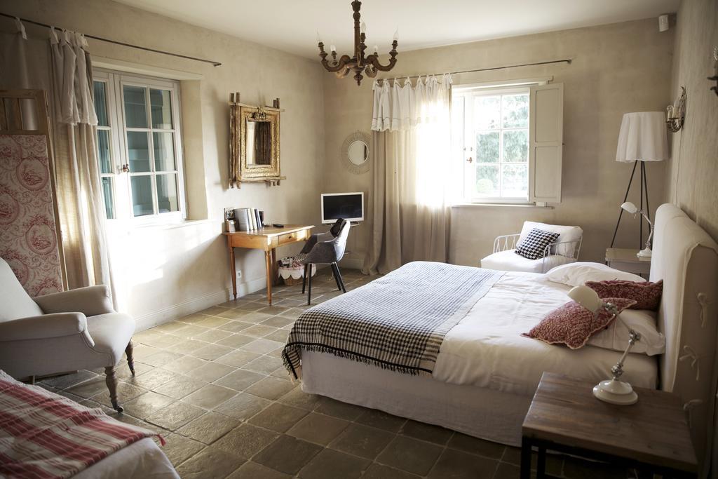 Les Volets Bleus Bed and Breakfast Arcangues Rum bild