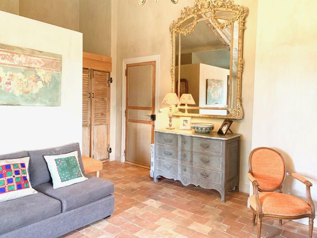 Les Volets Bleus Bed and Breakfast Arcangues Exteriör bild