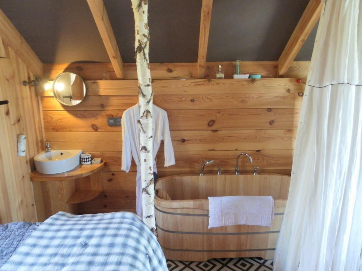 Les Volets Bleus Bed and Breakfast Arcangues Exteriör bild